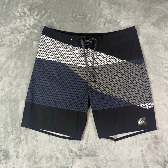 Quiksilver Highline Slash 20 summer beach swimming board shorts mens 36 - Picture 1 of 6
